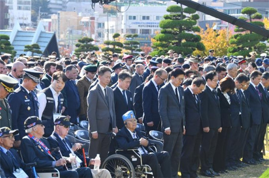 À¯¿£ÂüÀü¿ë»ç Èñ»ý ±â¸®´Â 1ºÐ°£ ¹¬³ä¡¦11ÀÏ