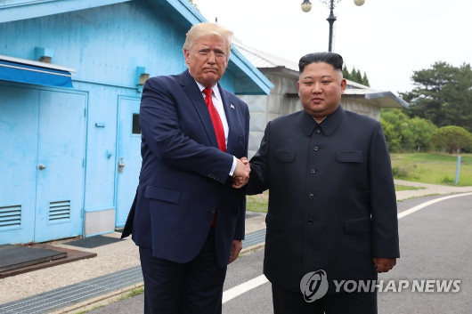 ºÏÇÙ´ëÇ¥ "Ú¸, ÝÁ°ú Á¶°Ç ¾ø´Â ´ëÈ¿¡ ¿·Á ÀÖ´Ù´Â Á¡ È®..