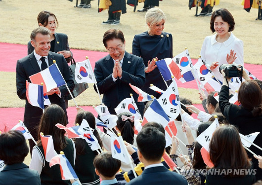 찴���� "�ۡ���, ȣ������ ���� ���� ���۷� Ȯ�� ����..