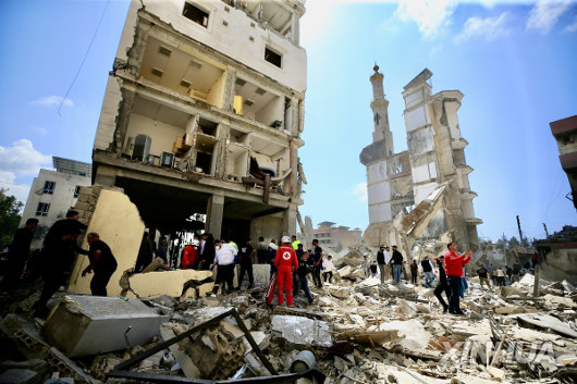 ÇϷ縸¿¡ Èçµé¸®´Â ¹Ì¡¤À̶õ ÈÞÀü¡¦È£¸£¹«Á..