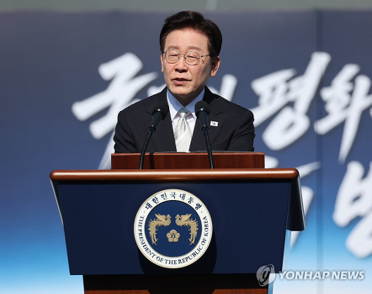 李대통령 "남에 기댄 안보, 흔들리게 마련…자주국방은..